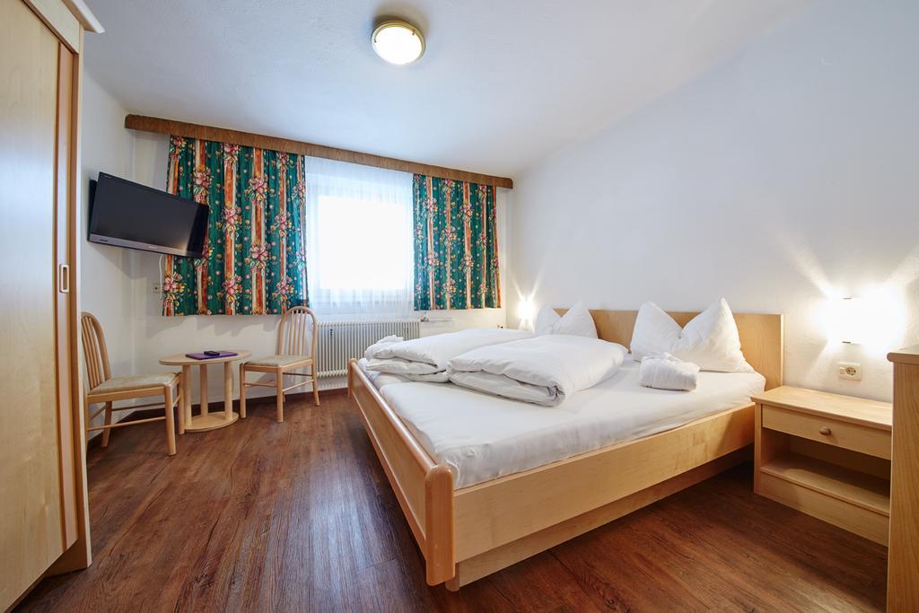 Hotel Garni ALPINA Saalbach-Hinterglemm Esterno foto