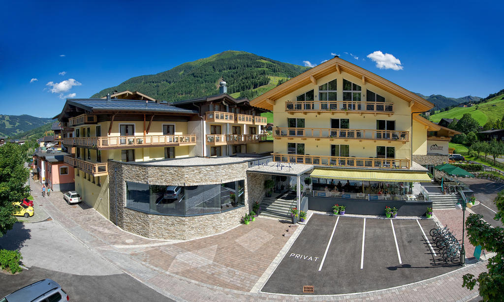 Hotel Garni ALPINA Saalbach-Hinterglemm Esterno foto